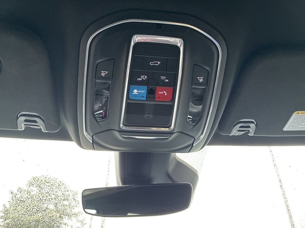 Used 2024 Jeep Wagoneer Series II w/ Flexible Seating Group image 21