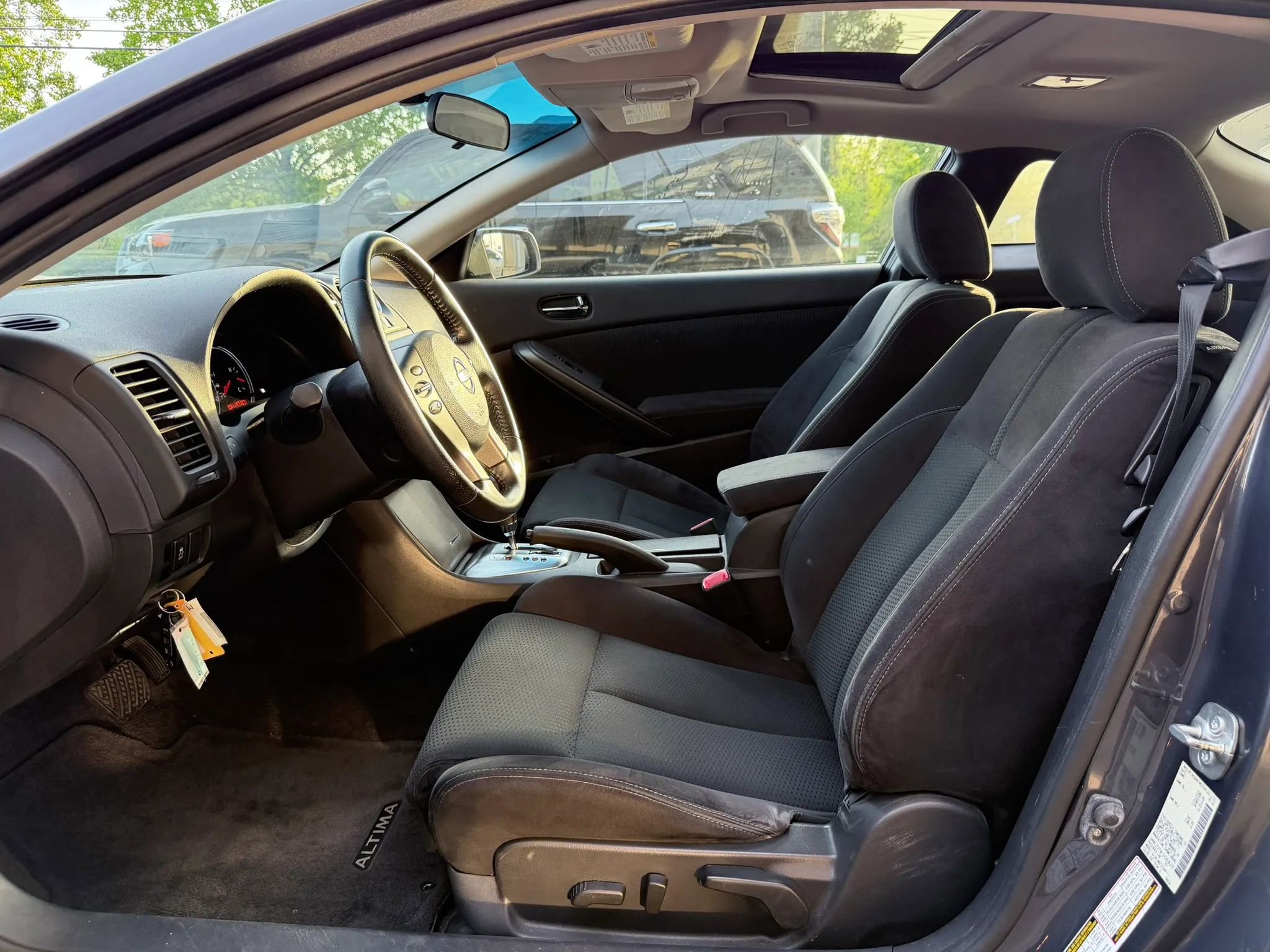 Used 2011 Nissan Altima 3.5 SR FWD image 13