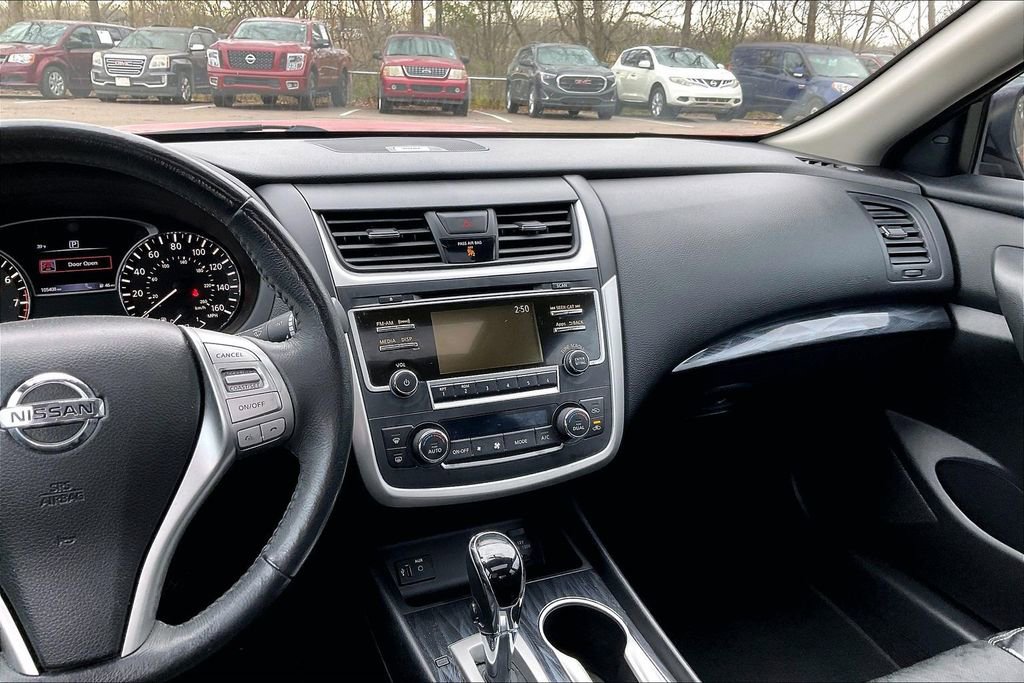 Used 2016 Nissan Altima 2.5 SL w/ Moonroof Package image 6