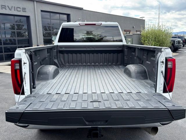 Used 2024 GMC Sierra 3500 SLT w/ X31 Off-Road Package AWD/4WD image 8