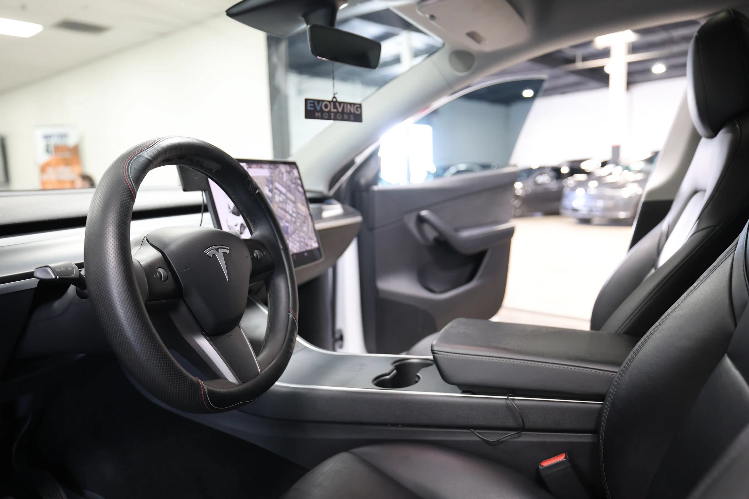 Used 2021 Tesla Model Y Long Range AWD/4WD image 30