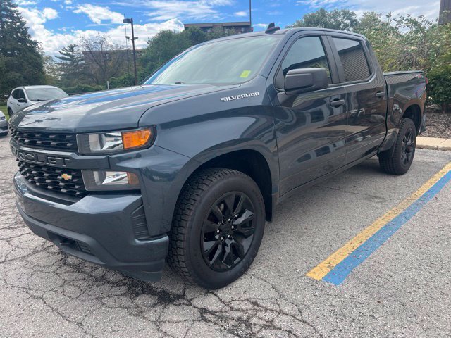 Used 2020 Chevrolet Silverado 1500 Custom w/ Custom Value Package AWD/4WD image 3