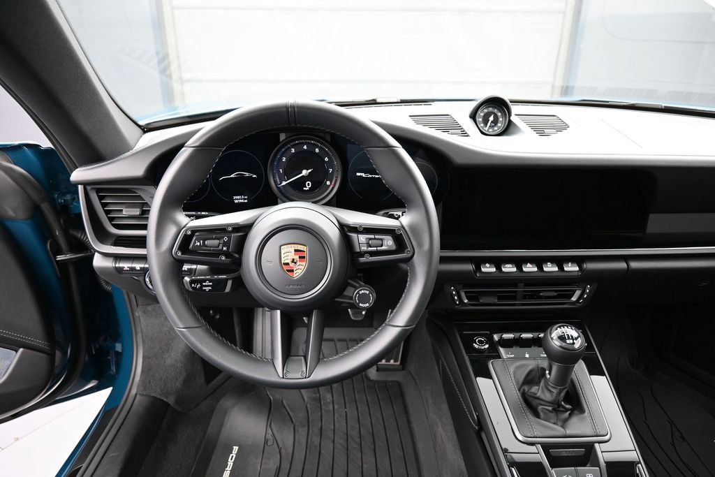 Used 2024 Porsche 911 Carrera T RWD image 18