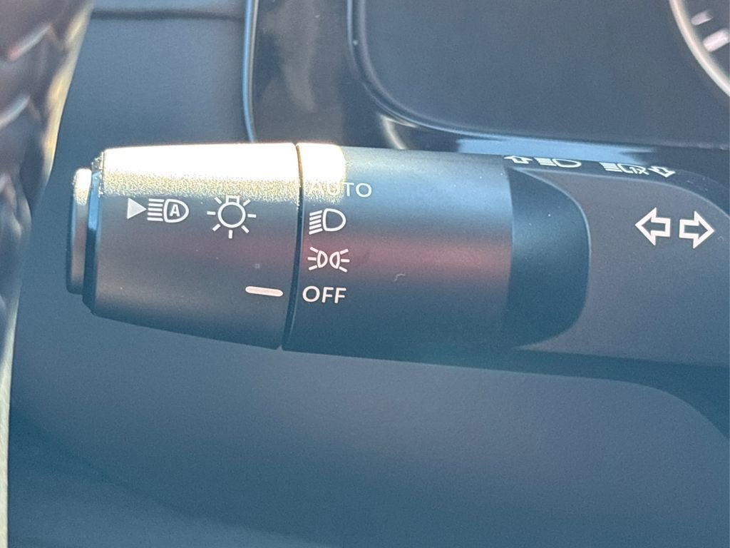 New 2025 Nissan Pathfinder SV w/ Black Appearance Package image 25