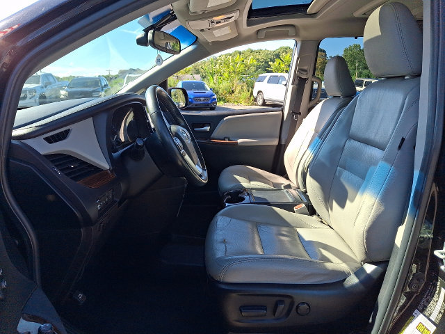 Used 2015 Toyota Sienna Limited Premium AWD/4WD image 2