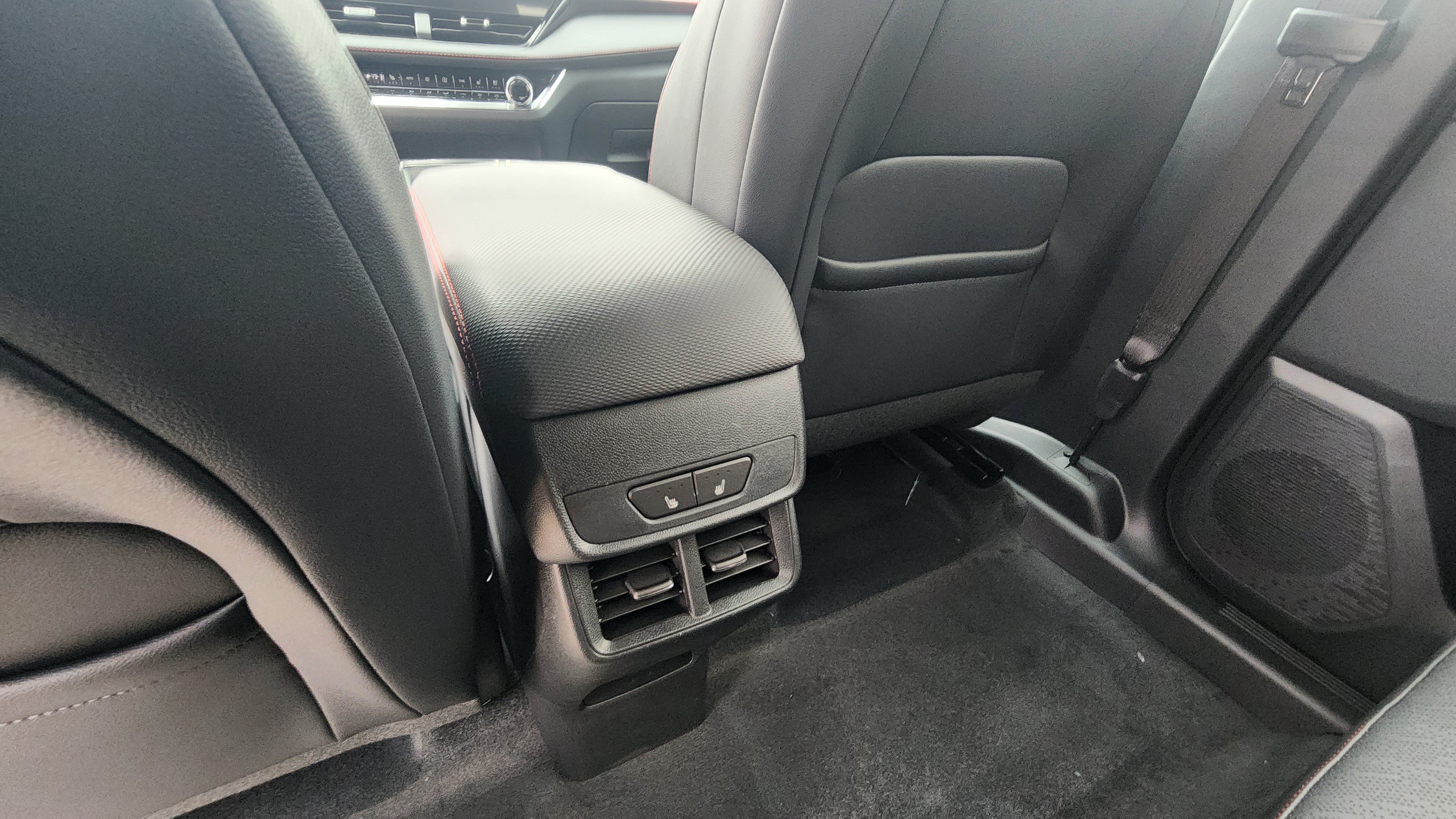 New 2027 Chevrolet Equinox RS w/ Safety and Technology Package AWD/4WD image 14
