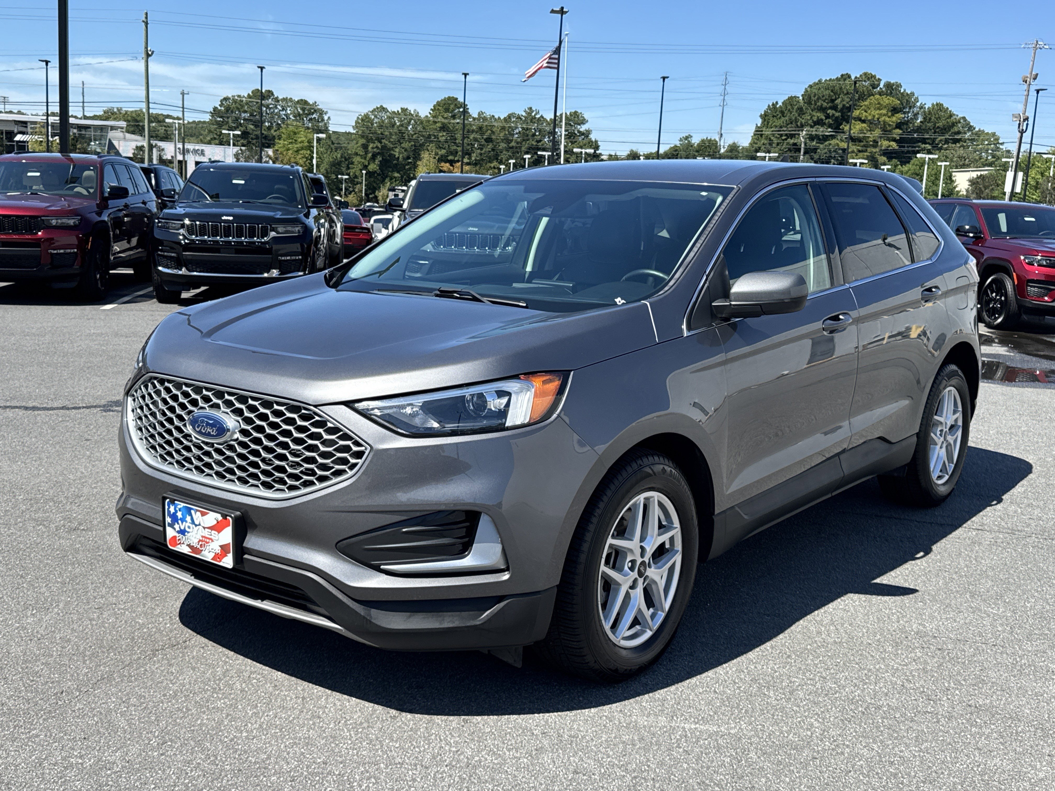 Used 2023 Ford Edge SEL image 3
