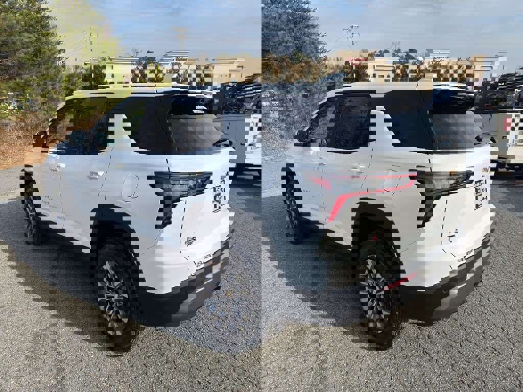 New 2026 Chevrolet Equinox LT w/ Convenience Package II image 4