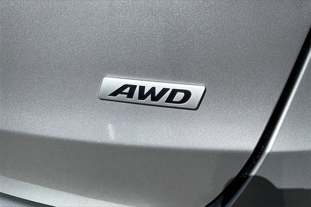 Used 2018 Hyundai Santa Fe SE w/ Cargo Package image 24