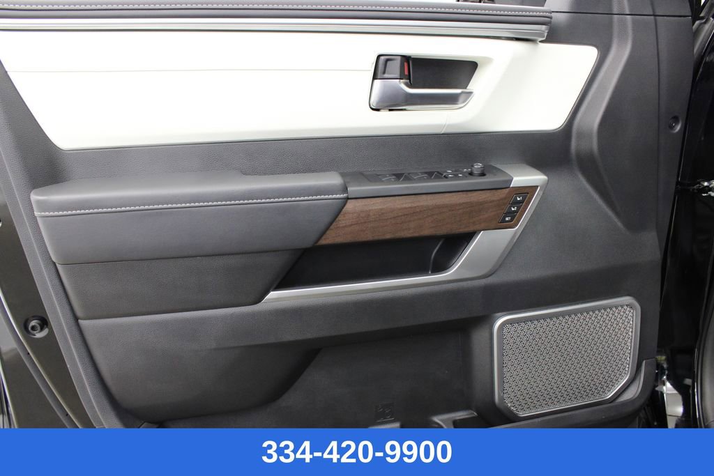 Used 2025 Toyota Sequoia Capstone image 17