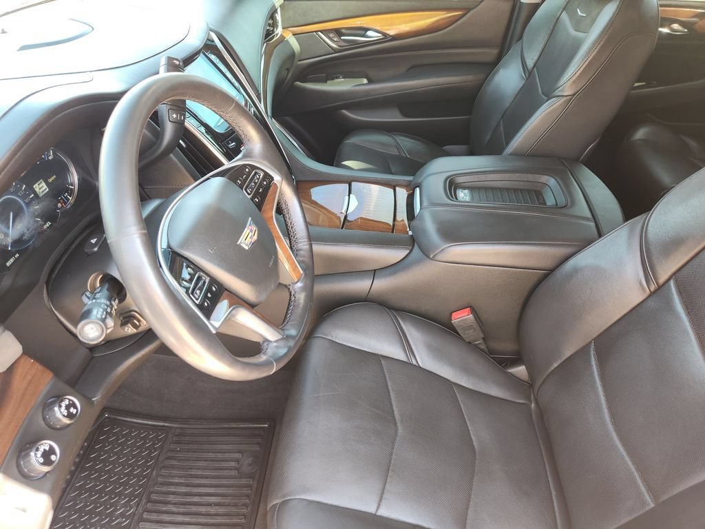 Used 2020 Cadillac Escalade Luxury w/ Escalade Sport Edition AWD/4WD image 16