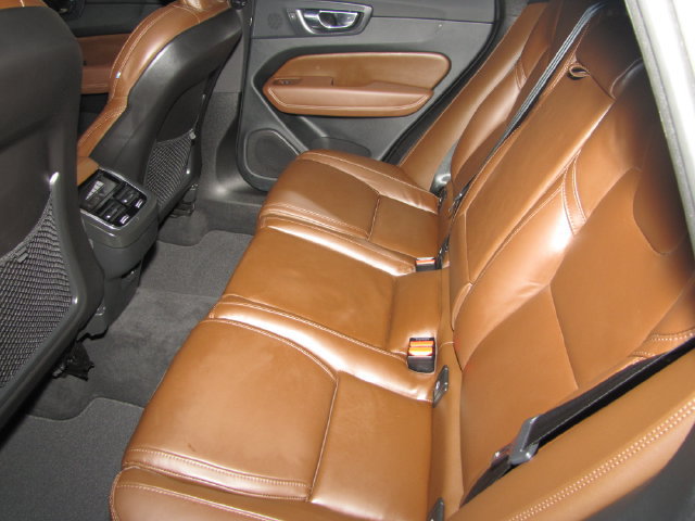 Used 2023 Volvo XC60 B5 Ultimate FWD image 34