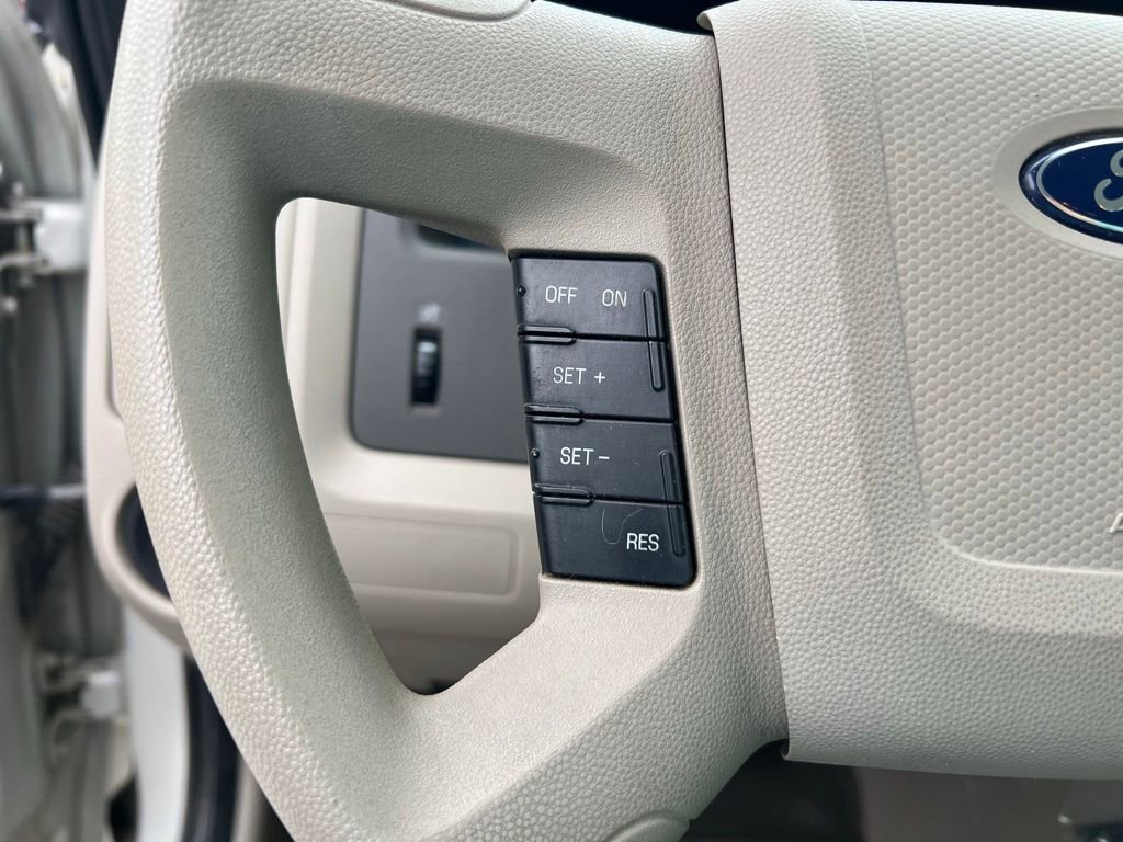 Used 2009 Ford Escape XLS FWD image 35