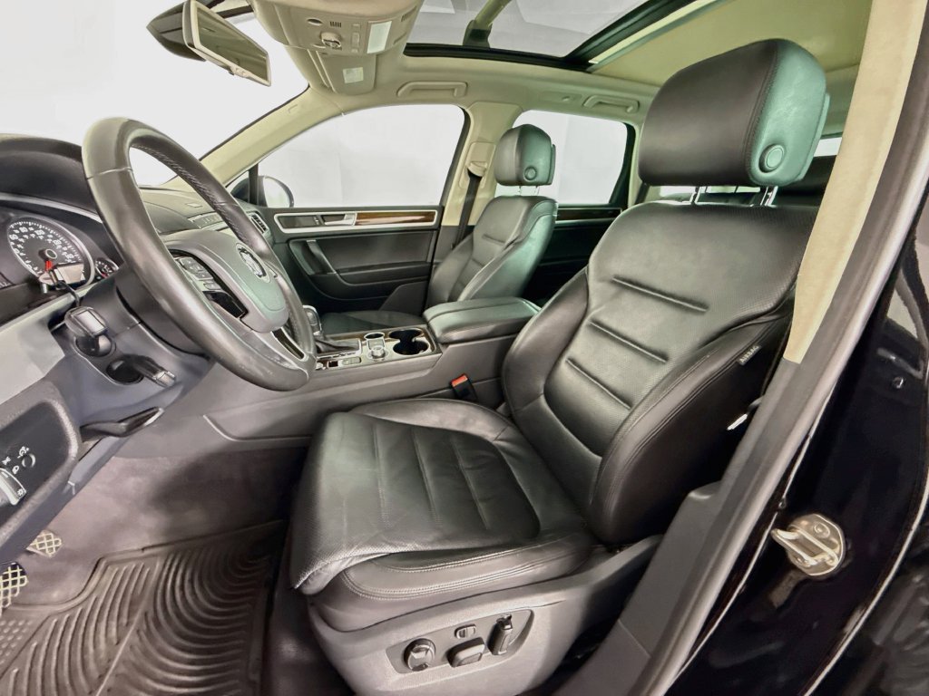 Used 2016 Volkswagen Touareg VR6 AWD/4WD image 5