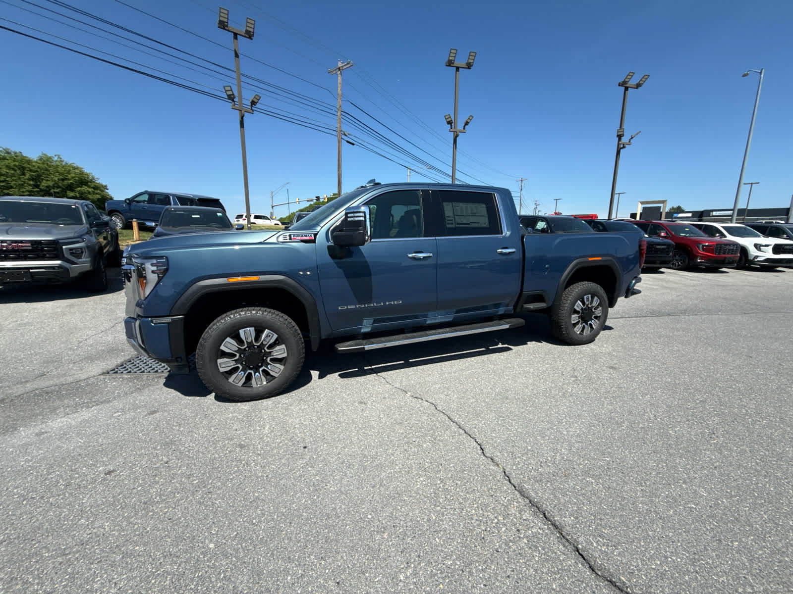 New 2026 GMC Sierra 3500 Denali w/ Denali Reserve Package AWD/4WD image 2