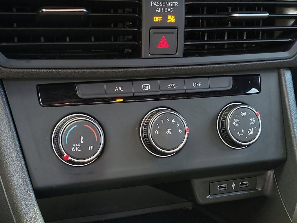 Used 2023 Volkswagen Jetta Sport image 23