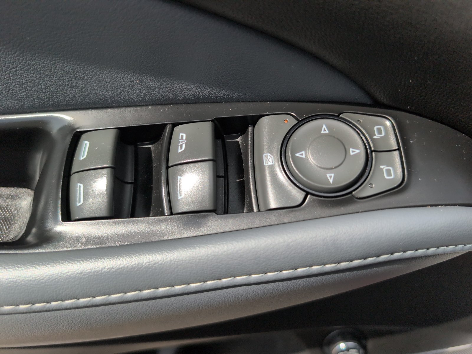 Used 2023 Buick Enclave Essence w/ Experience Buick Package FWD image 20