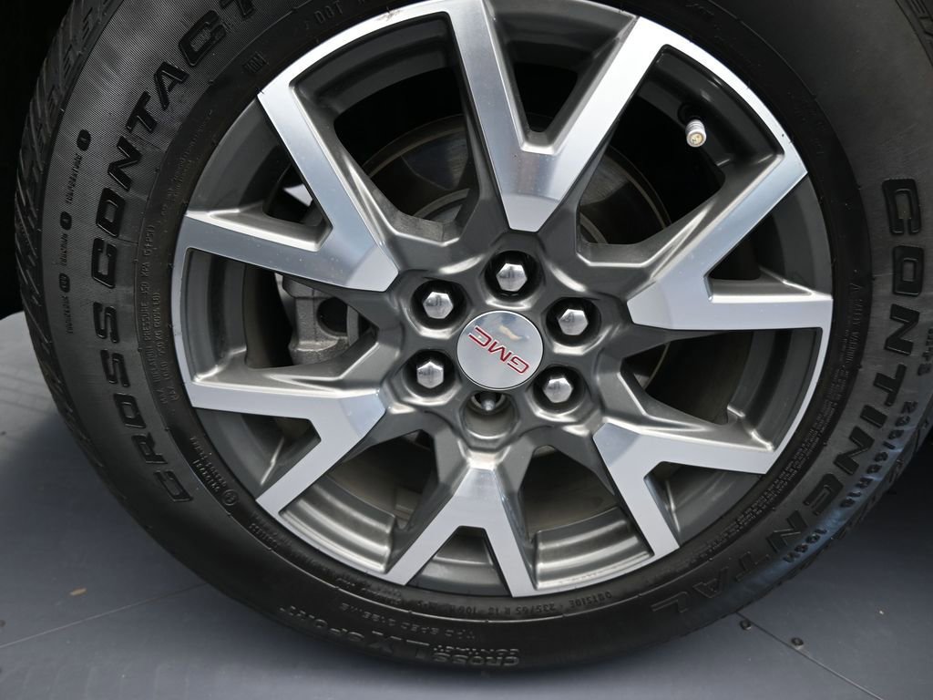 Used 2023 GMC Acadia SLE w/ Driver Convenience Package image 45