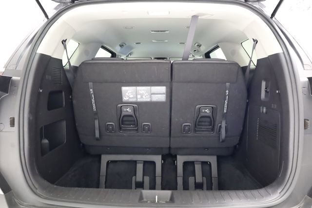 Used 2025 Kia Carnival FWD image 34