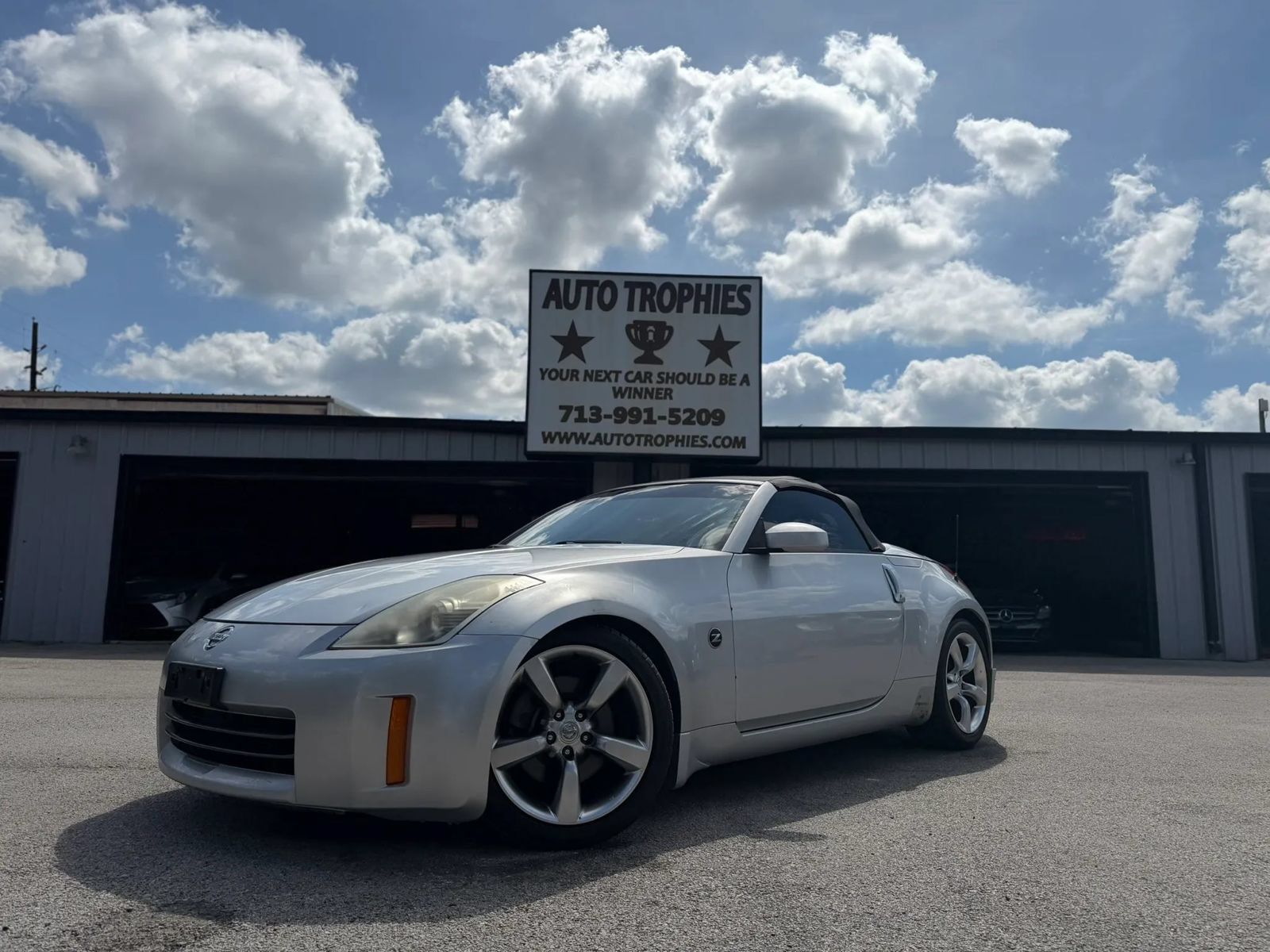 Used 2006 Nissan 350Z Touring RWD image 38