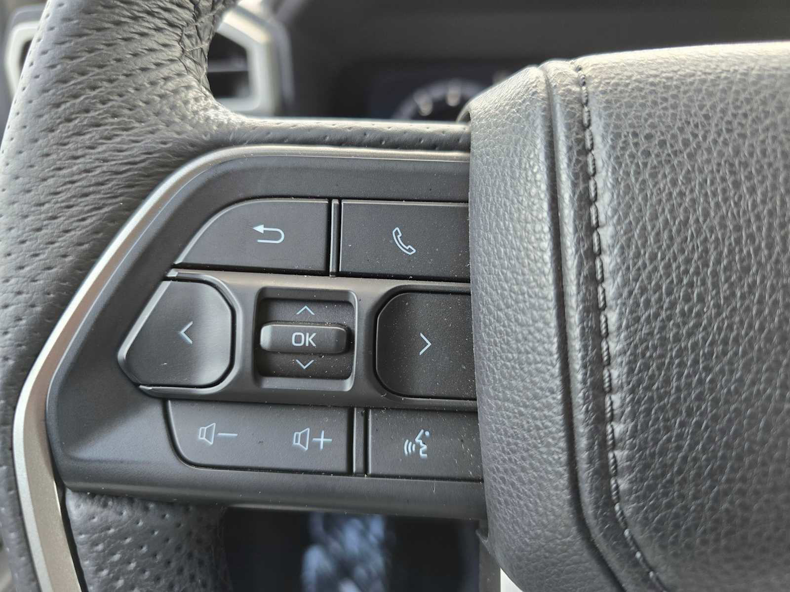 Used 2025 Toyota Tacoma TRD Off-Road w/ TRD Off Road Premium Package image 29