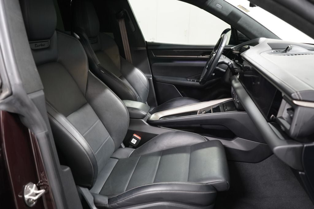 Used 2024 Porsche Macan Turbo Electric AWD/4WD image 31