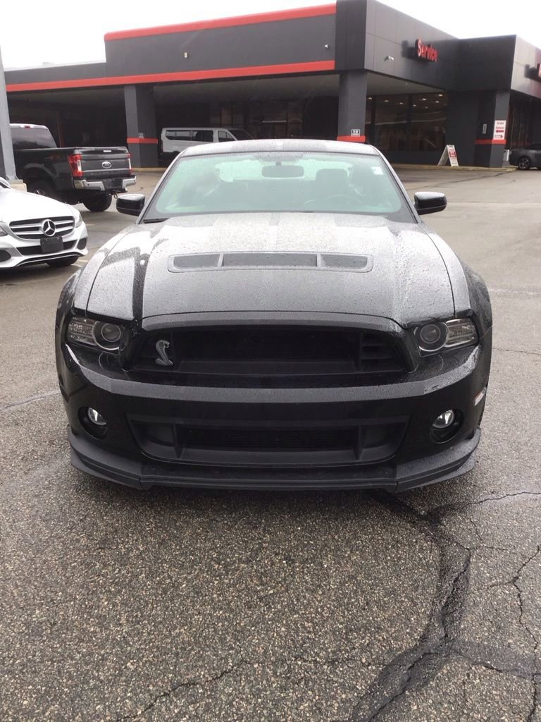 Used 2013 Ford Mustang Shelby GT500 RWD image 2
