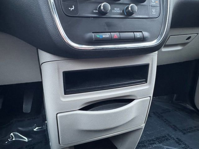 Used 2019 Dodge Grand Caravan SE w/ UConnect Hands-Free Group image 13