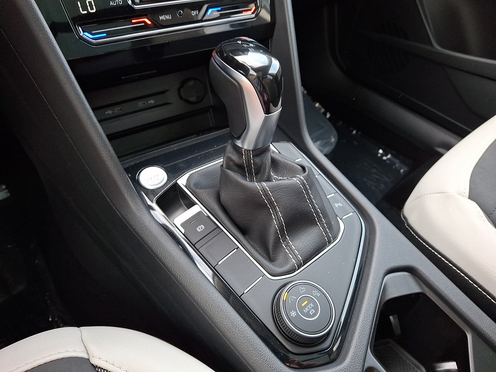 New 2026 Volkswagen Taos SE AWD/4WD image 11