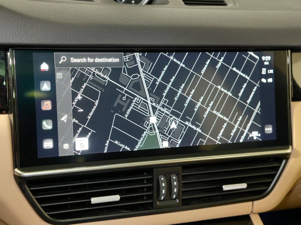 Certified 2023 Porsche Cayenne Platinum Edition AWD/4WD image 32