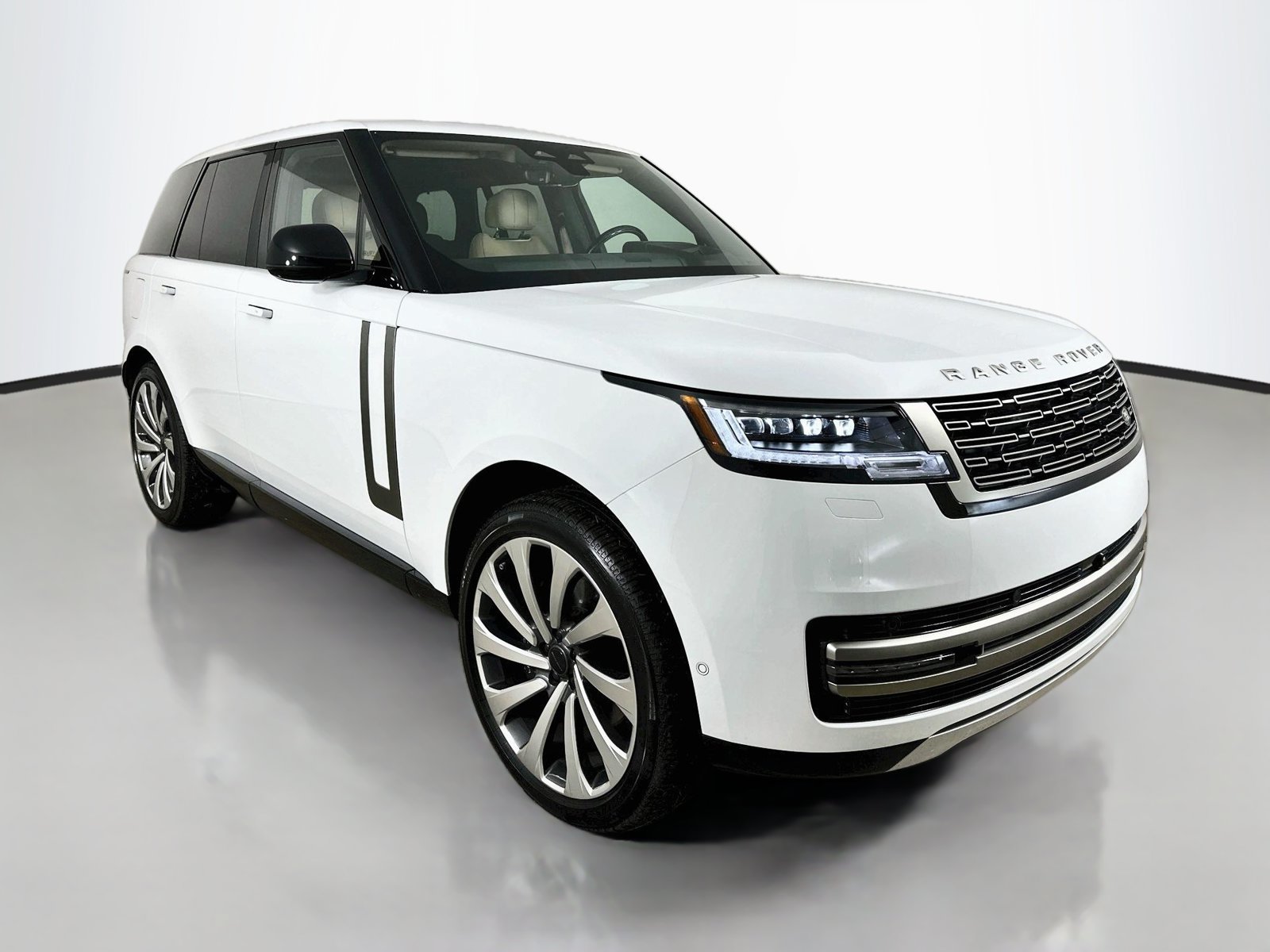 New 2026 Land Rover Range Rover SE AWD/4WD image 3