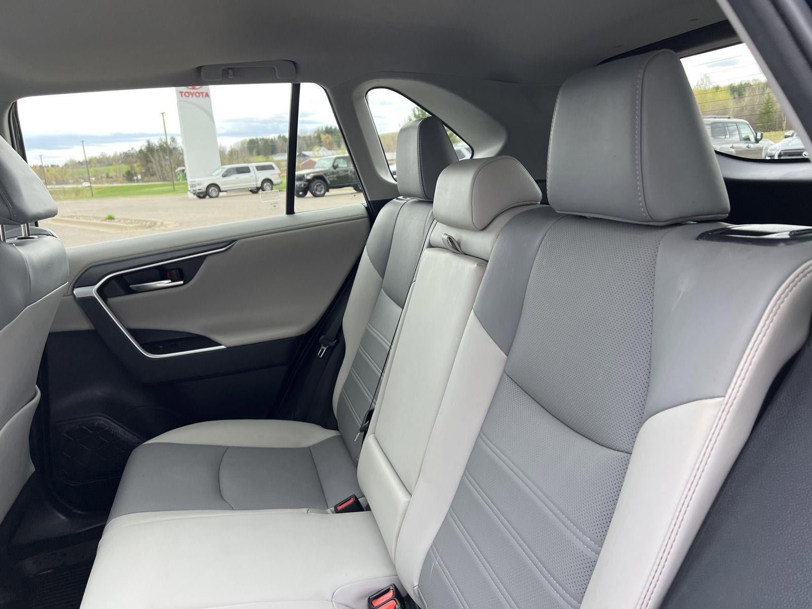 Used 2020 Toyota RAV4 Limited w/ Limited Grade Weather Package AWD/4WD image 13