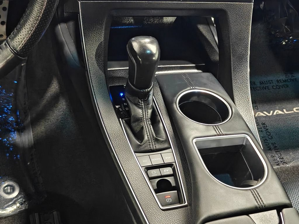Used 2021 Toyota Avalon XSE w/ Carpet Mat Package (TMS) FWD image 9