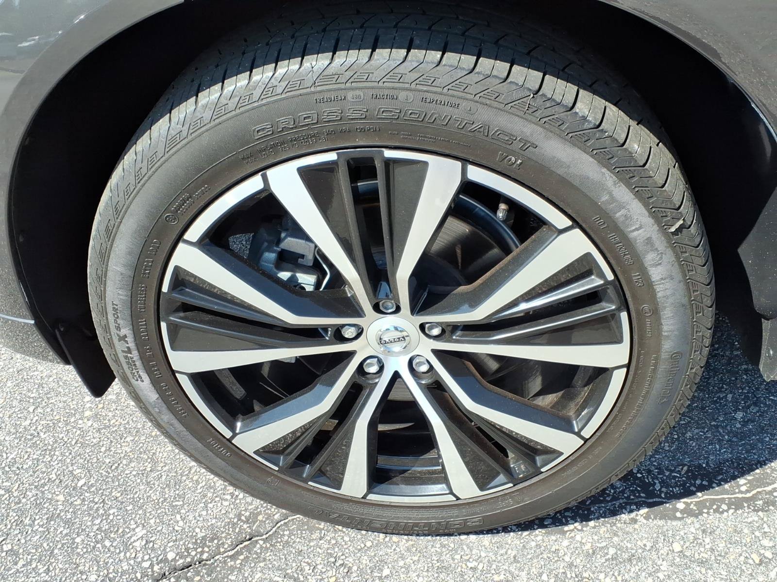 Certified 2024 Volvo XC60 B5 Plus w/ Protection Package Premier AWD/4WD image 11