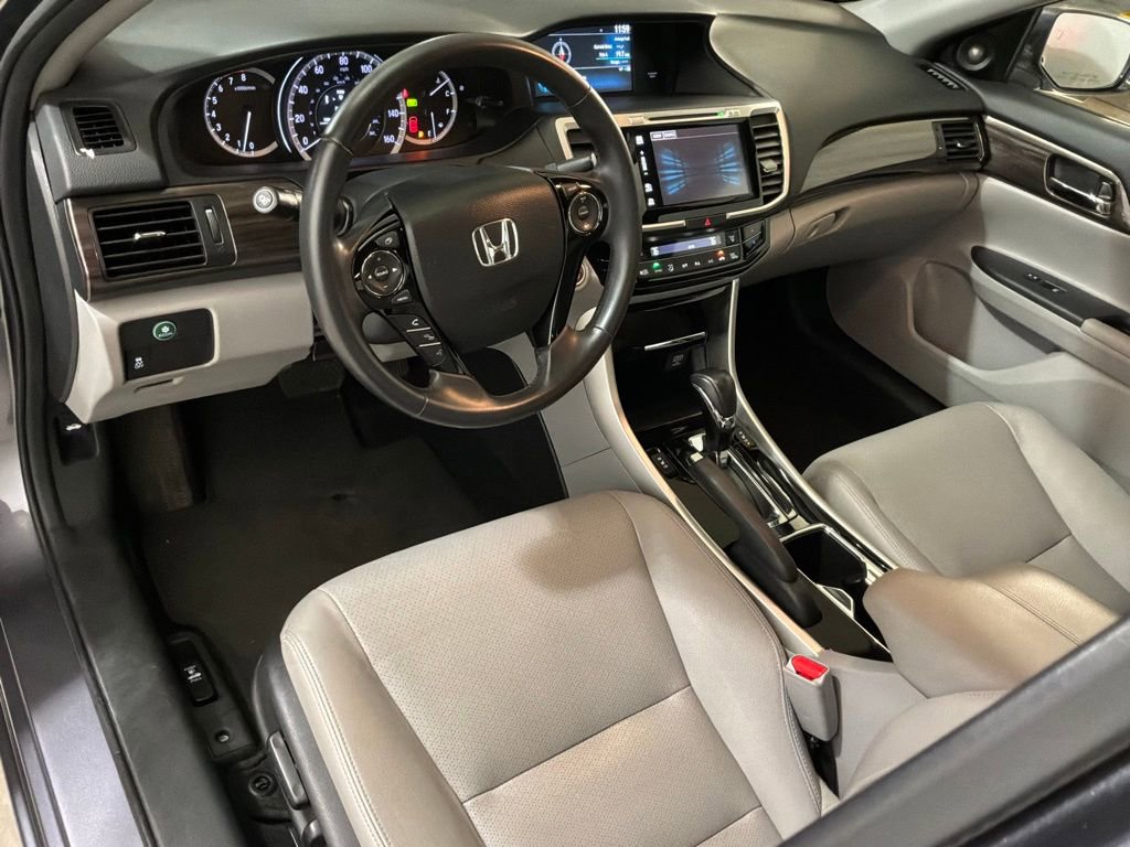 Used 2017 Honda Accord EX-L image 18