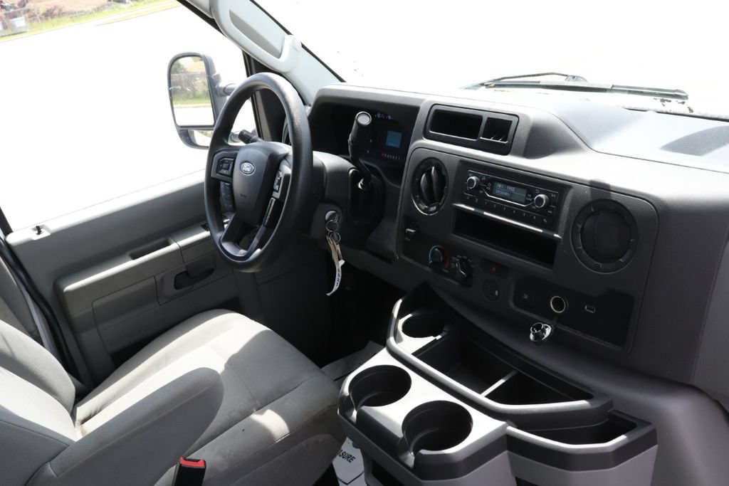 Used 2023 Ford E-450 and Econoline 450 Super Duty RWD image 12