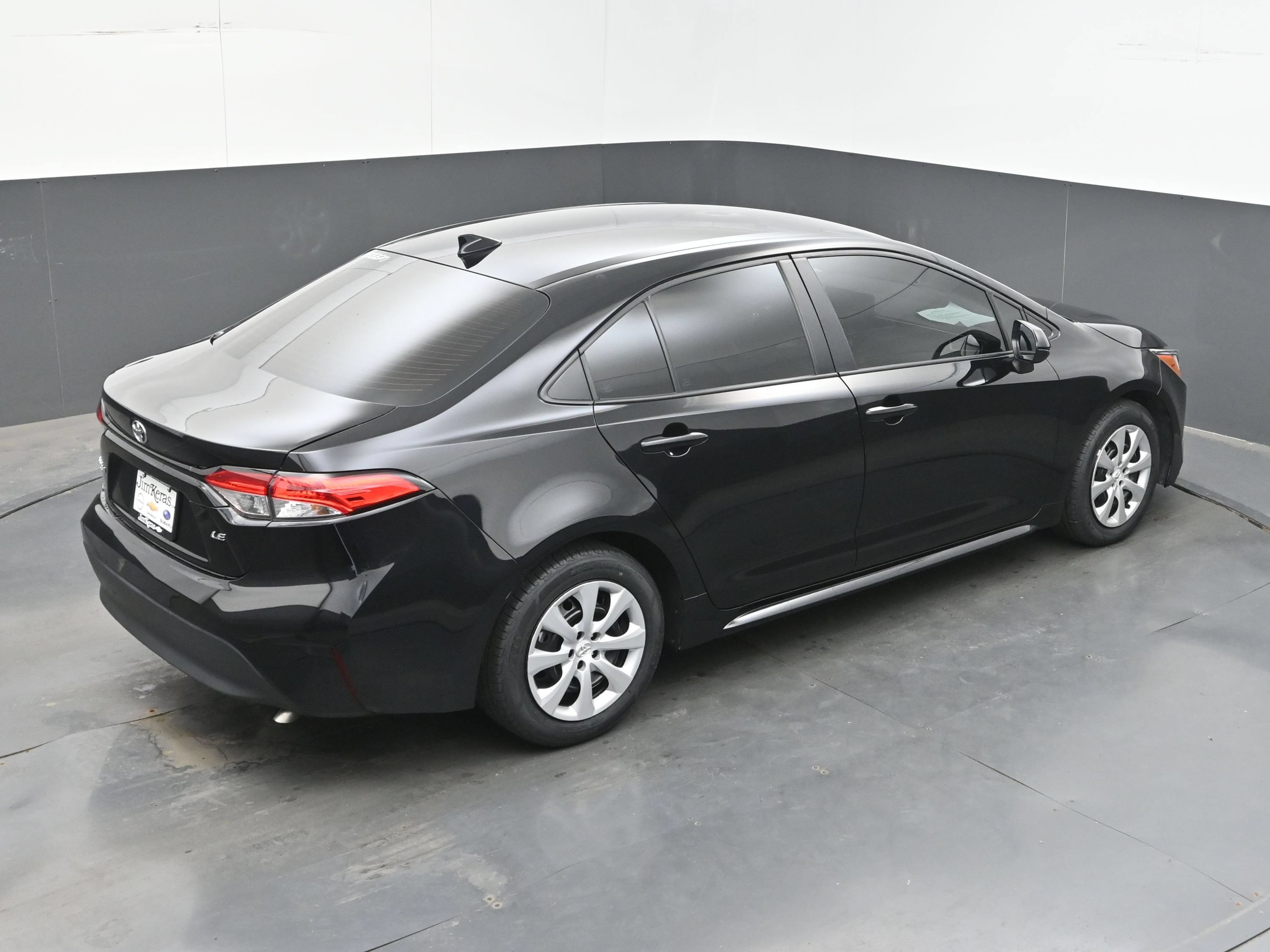 Used 2025 Toyota Corolla LE FWD image 37