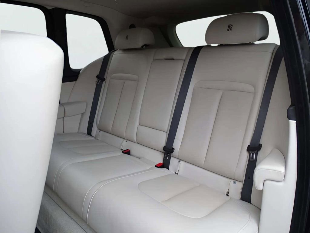 Used 2021 Rolls-Royce Cullinan AWD/4WD image 9