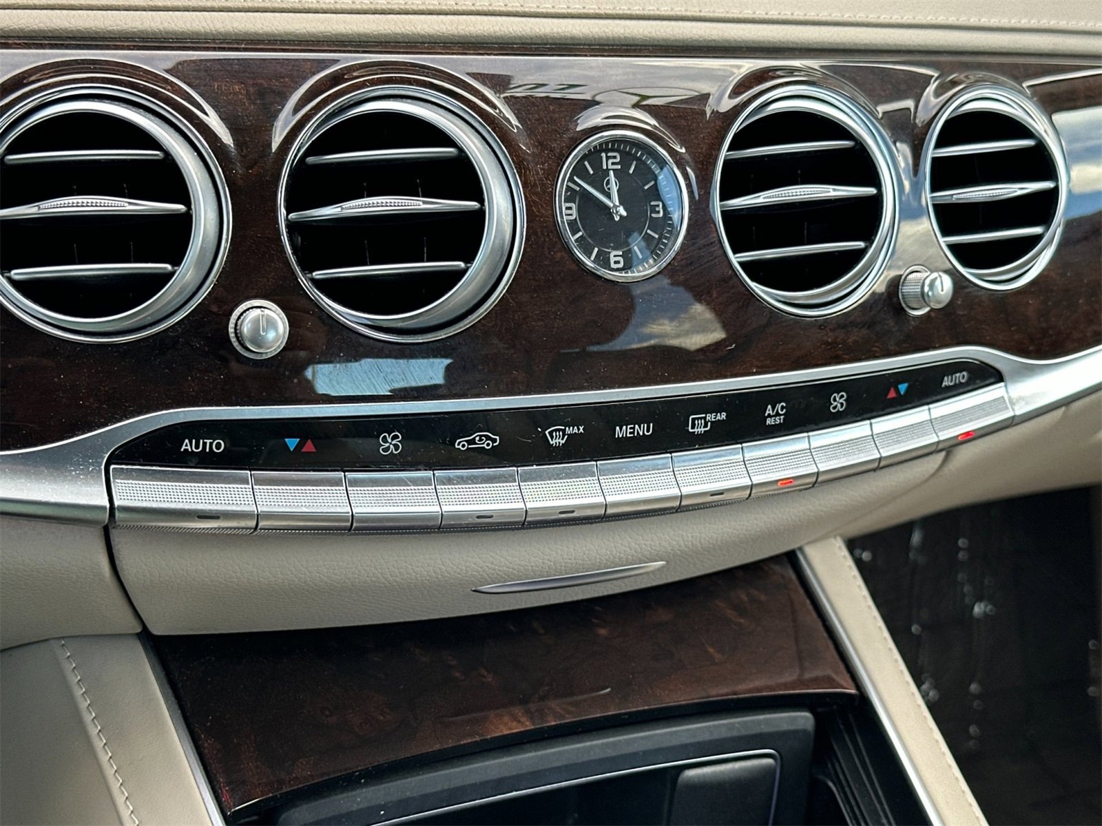 Used 2018 Mercedes-Benz S 560 Sedan image 23