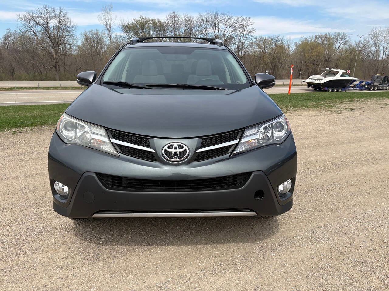 Used 2015 Toyota RAV4 XLE AWD/4WD image 2