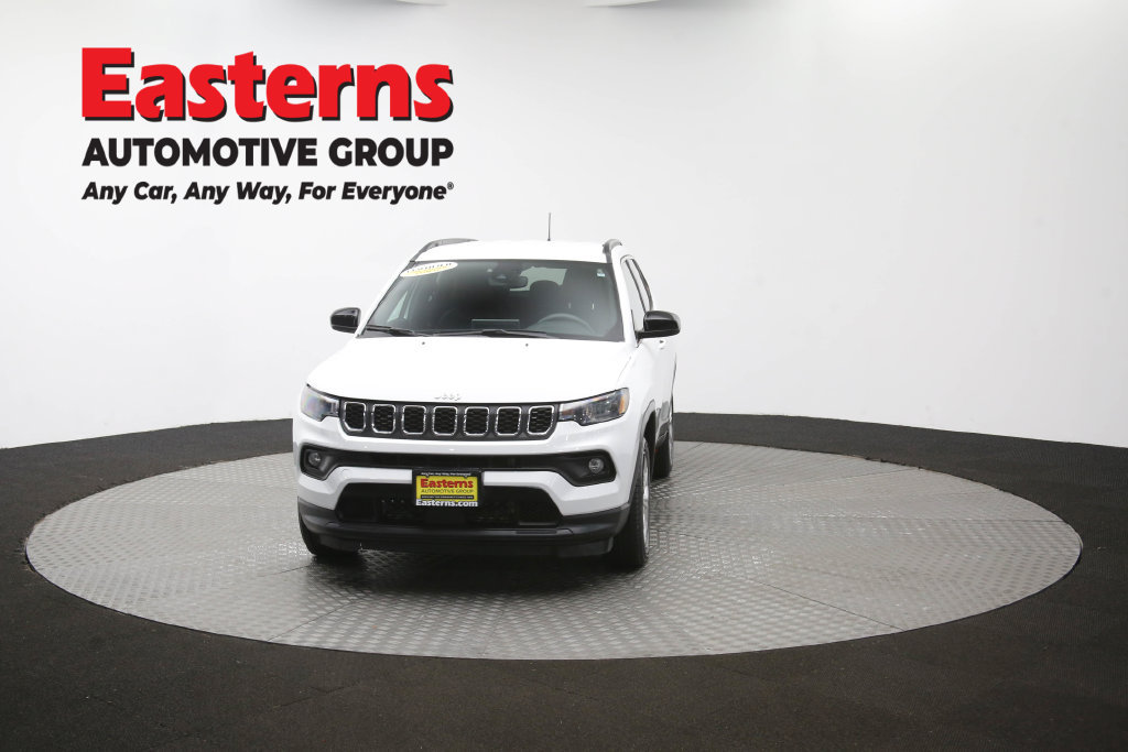 Used 2024 Jeep Compass Latitude AWD/4WD image 55
