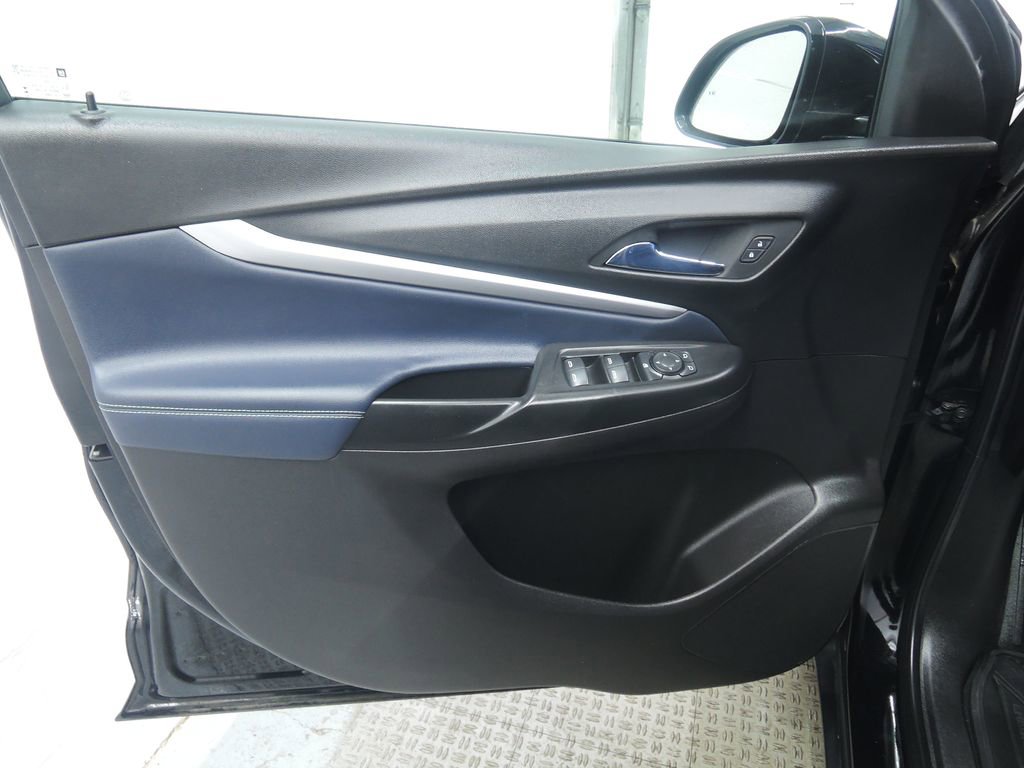 Used 2023 Chevrolet Bolt EUV Premier image 27