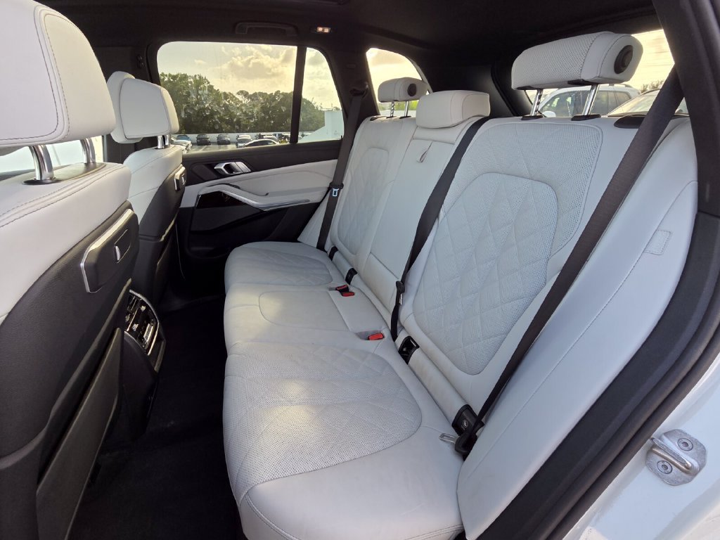 Certified 2024 BMW X5 xDrive40i w/ Premium Package AWD/4WD image 14
