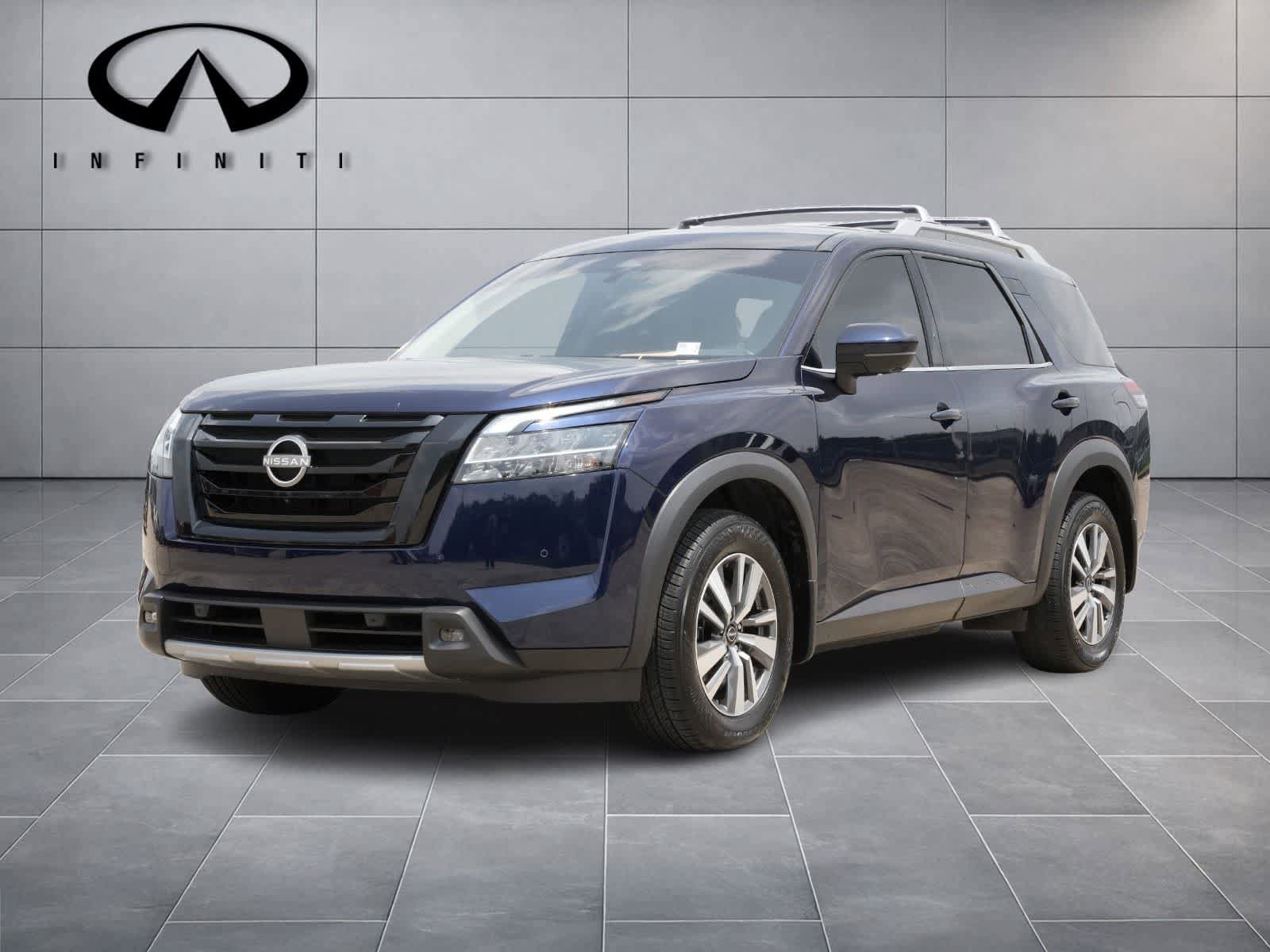 Used 2023 Nissan Pathfinder SL w/ Black Appearance Package