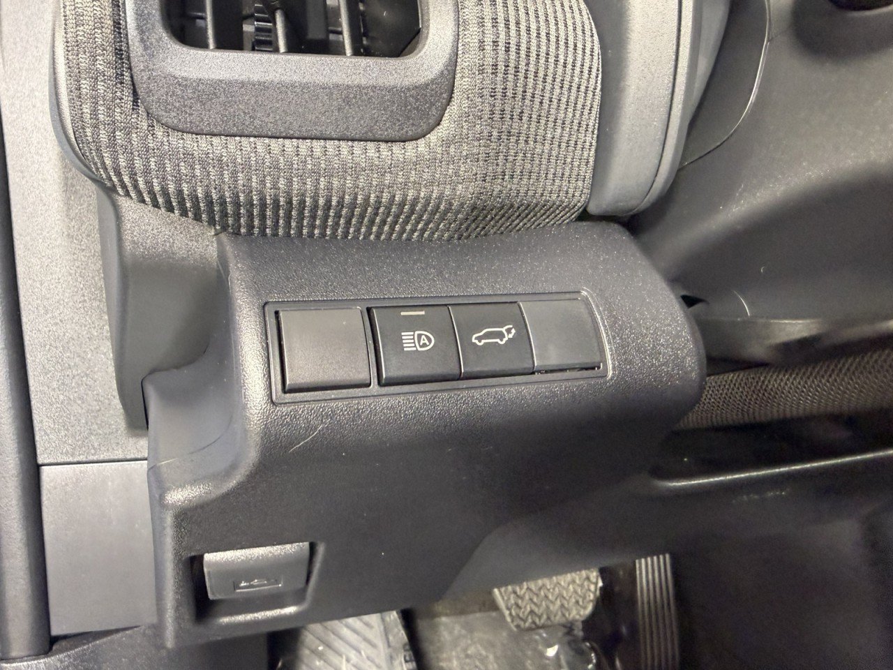 Used 2025 Toyota bZ4X AWD image 22