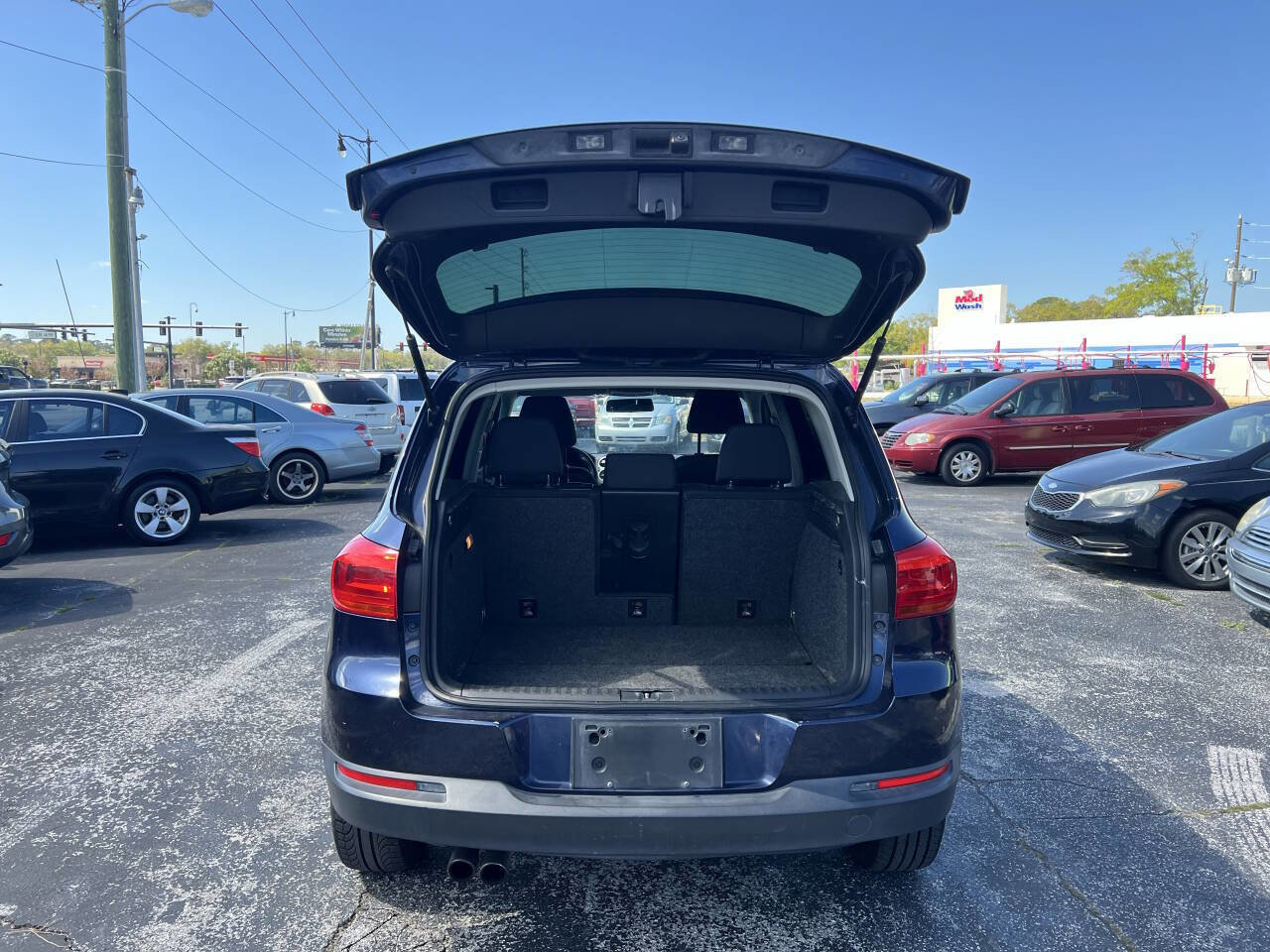 Used 2015 Volkswagen Tiguan SE image 11