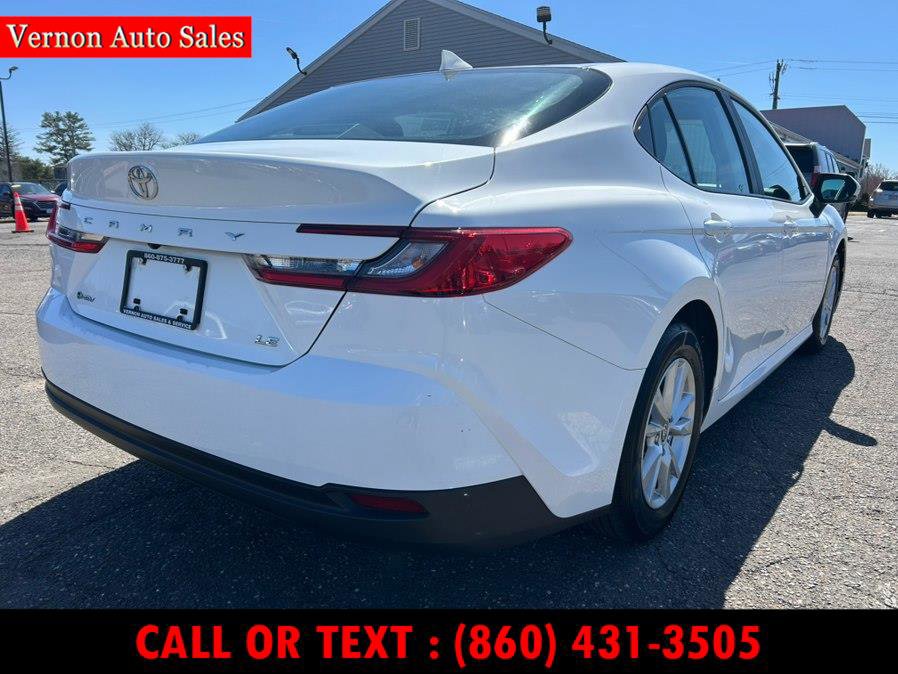 Used 2025 Toyota Camry LE image 5