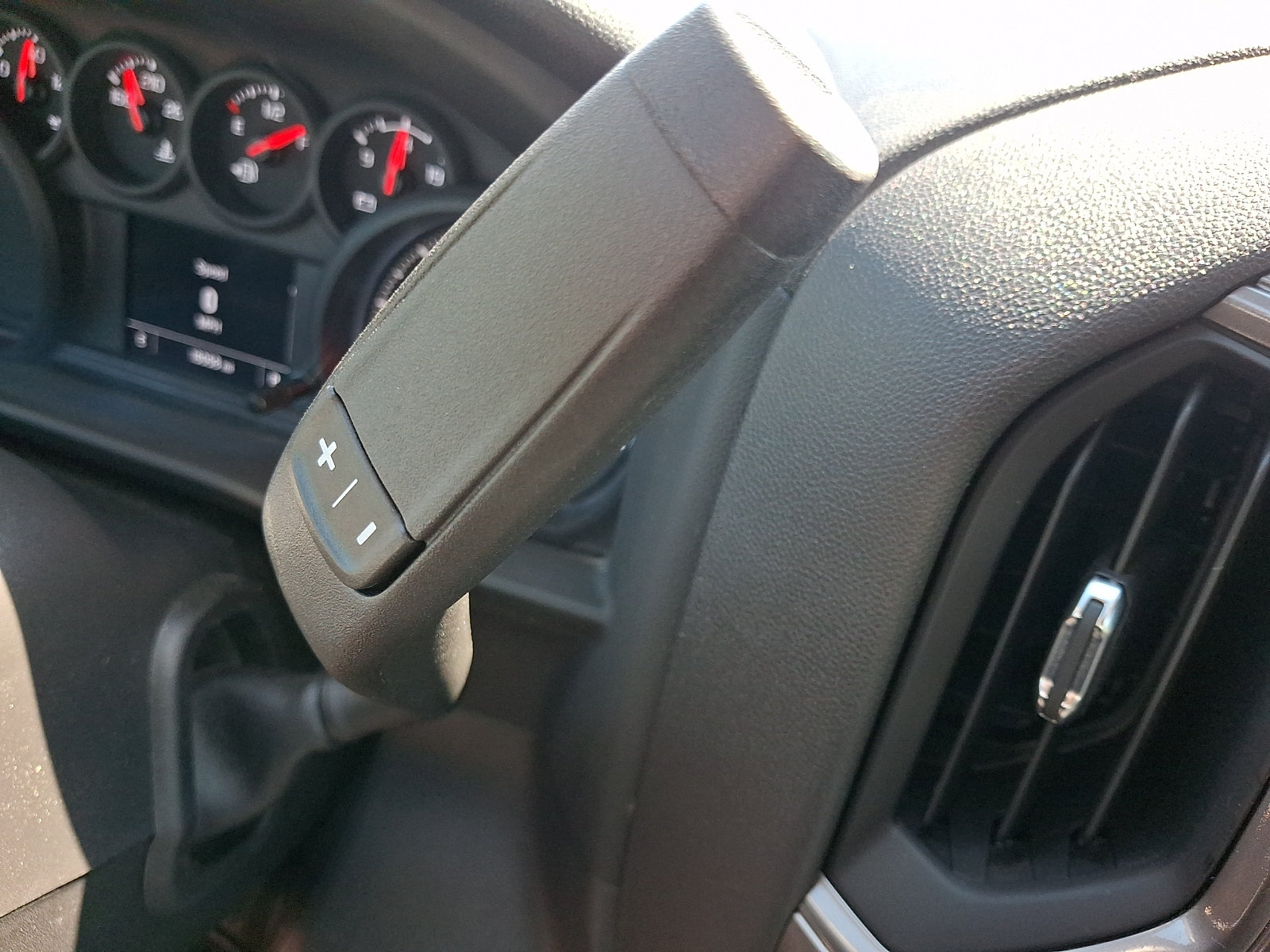 Used 2025 Chevrolet Silverado 1500 W/T RWD image 15