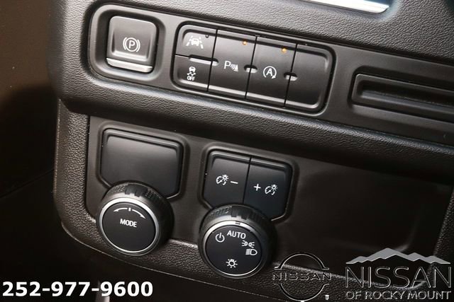 Used 2023 Chevrolet Suburban Premier image 27