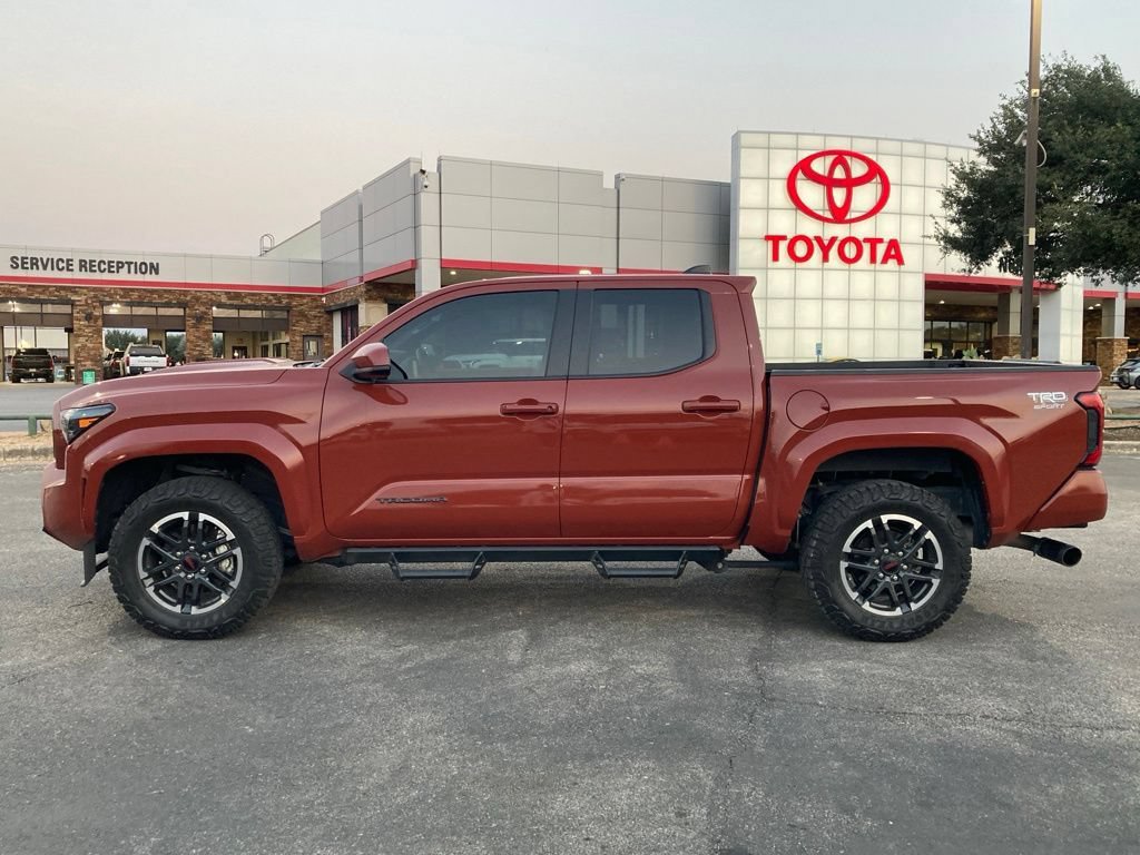 Certified 2025 Toyota Tacoma TRD Sport AWD/4WD image 8
